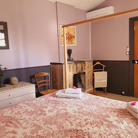 Le Clos Des Pins Claira Rum bild