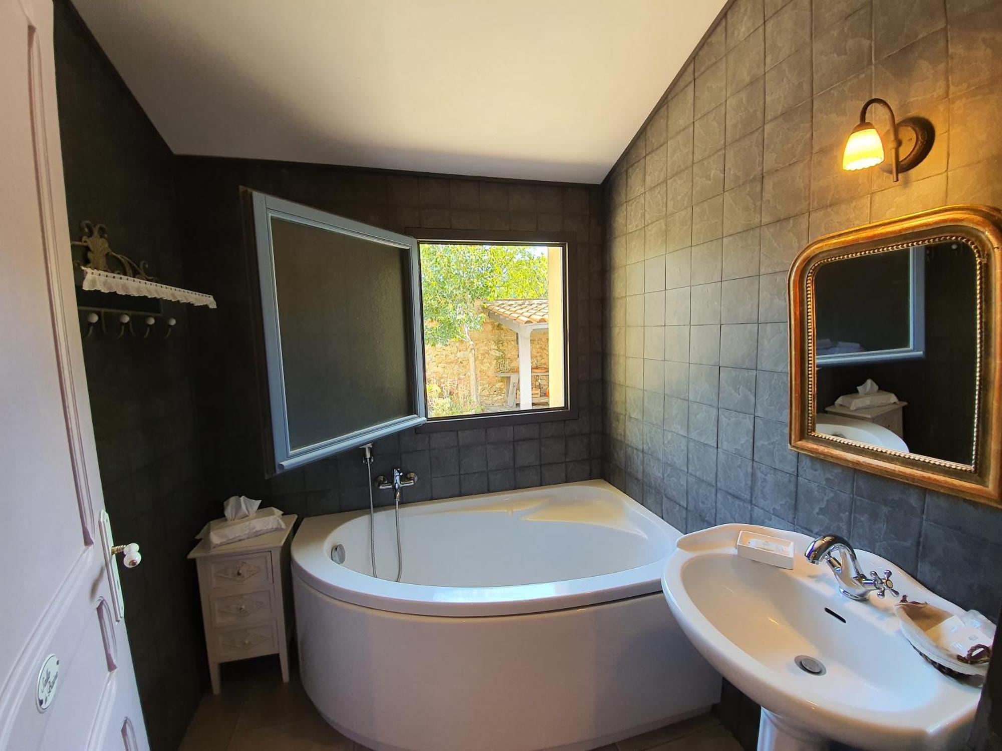 Le Clos Des Pins Claira Rum bild