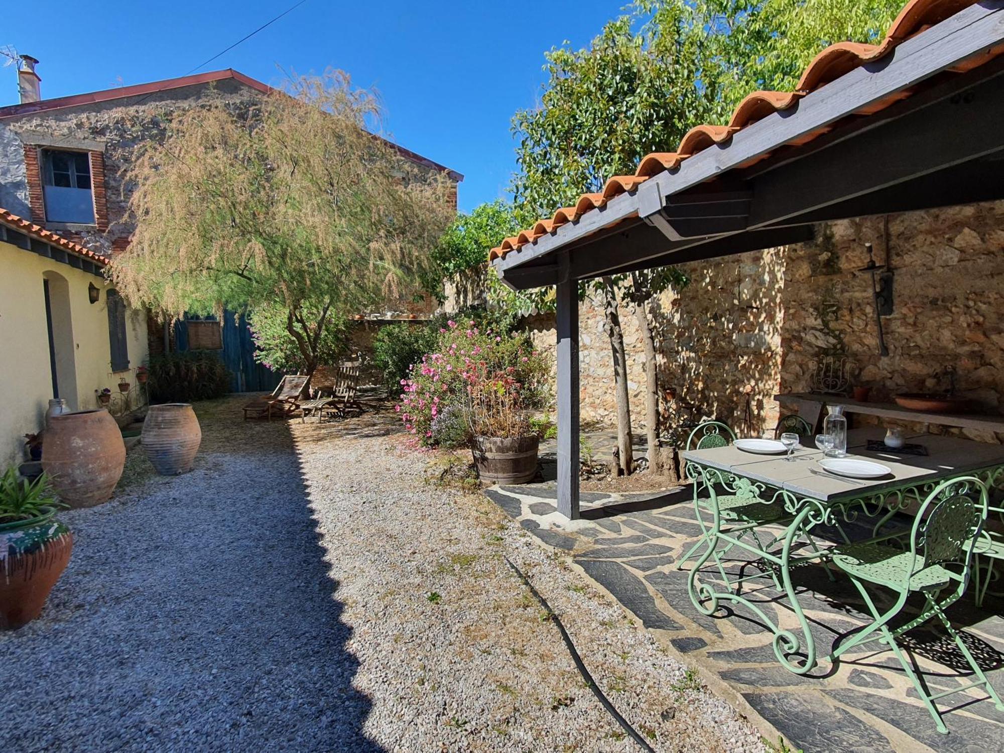 Le Clos Des Pins Claira Rum bild