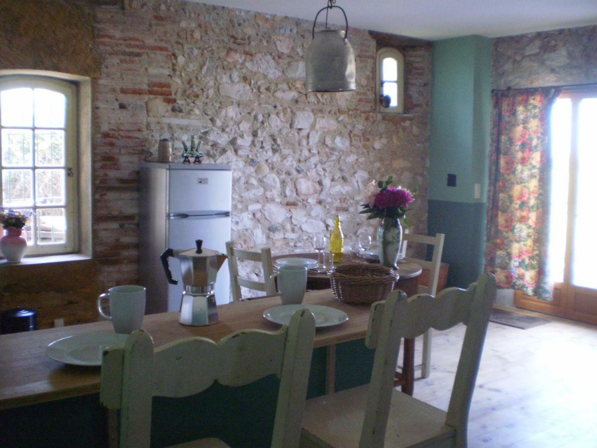 Le Clos Des Pins Claira Exteriör bild